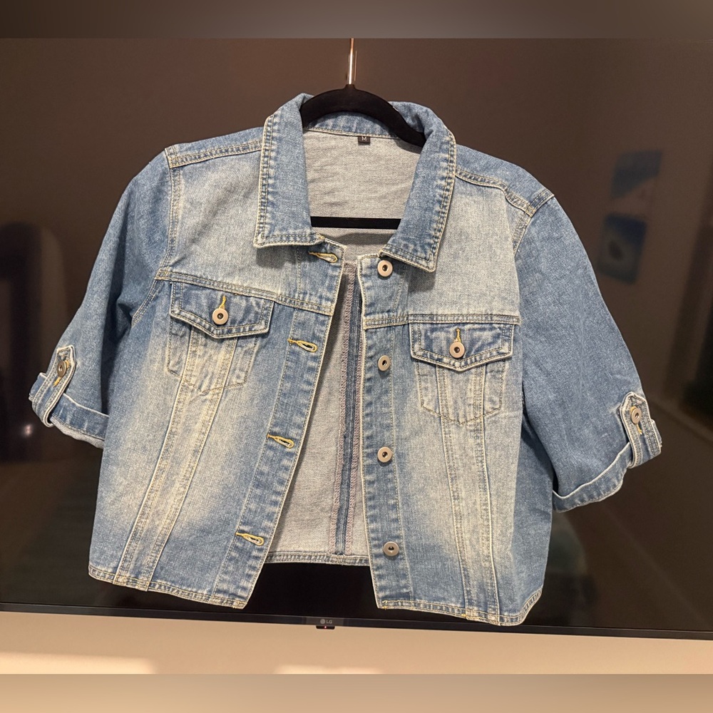 NEW Amazon Light Blue Cropped Short Sleeved Denim Jacket for Women
